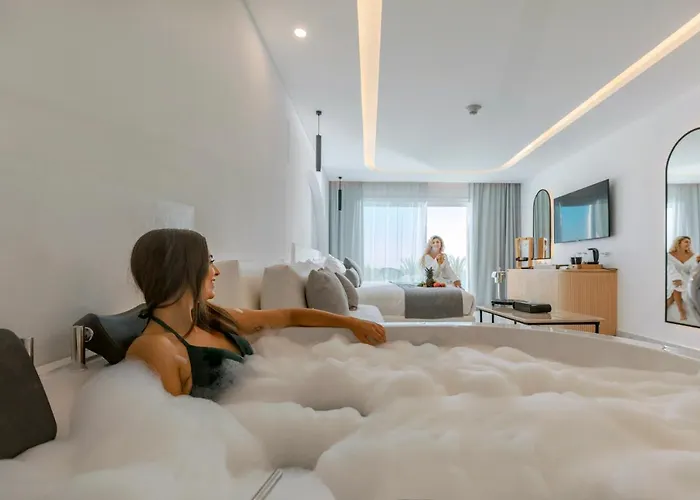 White Hills Resort 5*