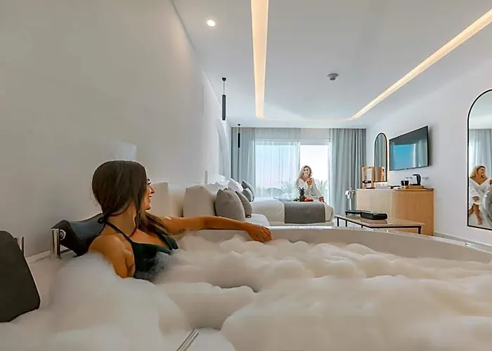 White Hills Resort 5*