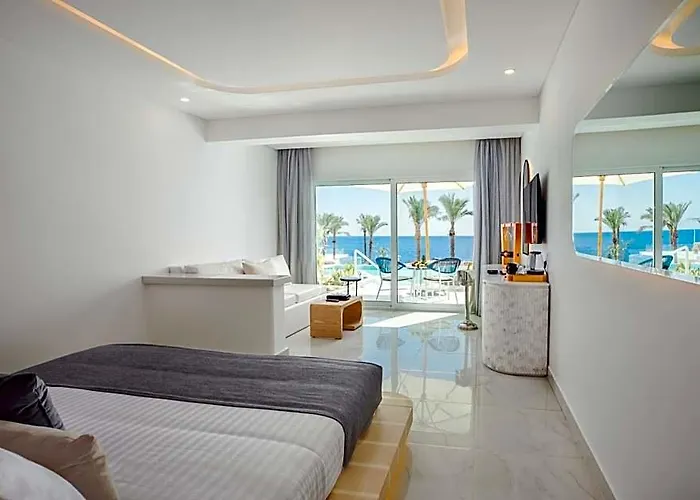 White Hills Resort 5*